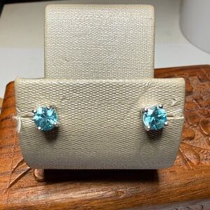 925 Sterling Silver Blue Topaz Stud Earrings Thailand Made